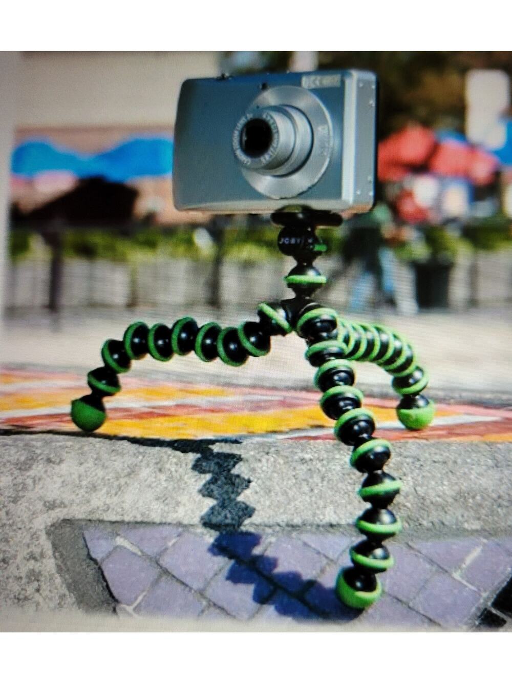 JOBY Gorillapod Flexible Mini-Tripod for Point & Shoot Cameras - Green Black 6"